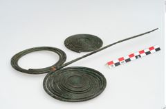 Foto von Bronzedoppelspiralnadel (NHMW-PRAE-002301)